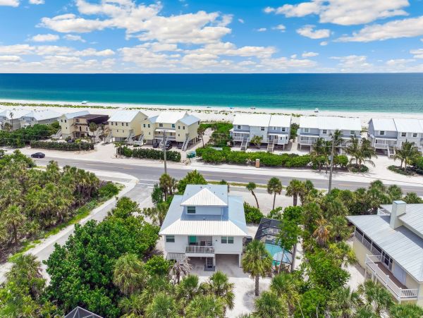 Boca Grande Lovely Pool Home with 3 Bedrooms
