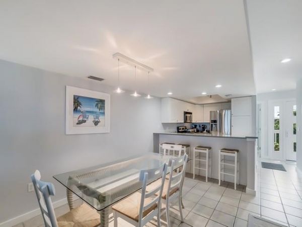 Boca Grande Beachside Condo Stylish Coastal Decor