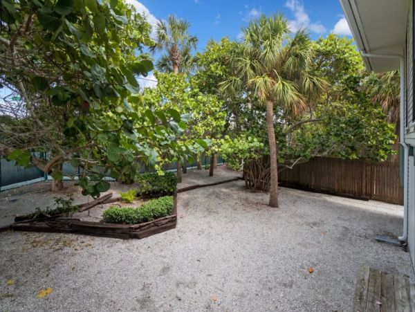 One Bedroom Boca Grande Vacation Townhouse Plus Den