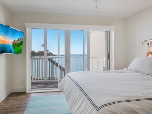 Beautiful Boca Grande 2 Bedroom Condo Sleeps 4 - Gulf Views