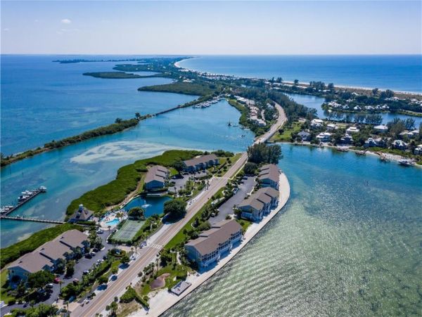 Beautiful Boca Grande 2 Bedroom Condo Sleeps 4 - Gulf Views