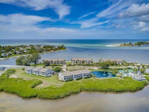 Beautiful Boca Grande 2 Bedroom Condo Sleeps 4 - Gulf Views