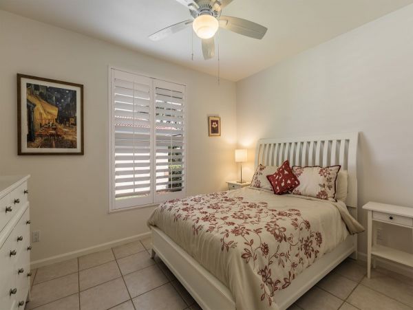 Five Bedroom Vacation Home with Private Pool in Marco Island