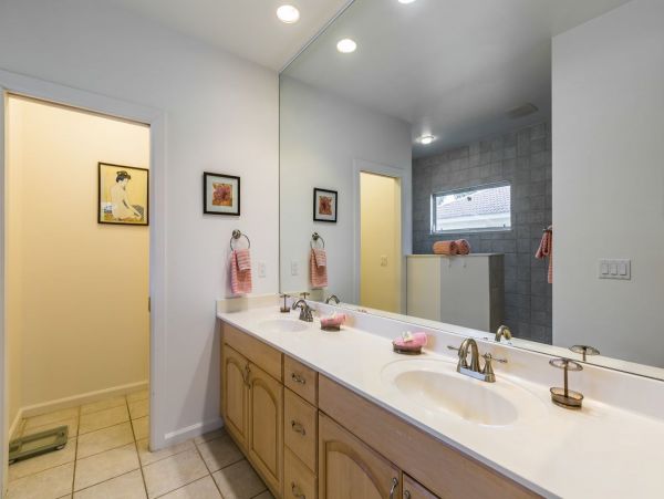 Five Bedroom Vacation Home with Private Pool in Marco Island