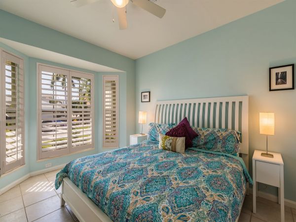 Five Bedroom Vacation Home with Private Pool in Marco Island