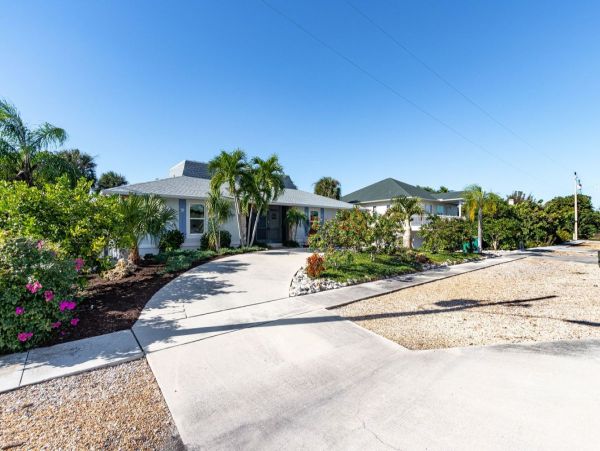 Luxurious Marco Island Retreat with Pool Guest Suite