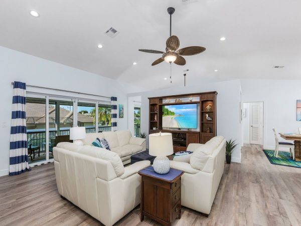 Luxurious Marco Island Retreat with Pool Guest Suite