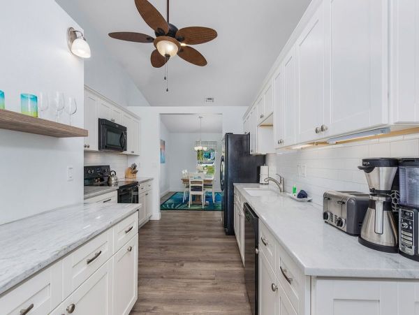 Luxurious Marco Island Retreat with Pool Guest Suite
