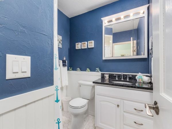 Luxurious Marco Island Retreat with Pool Guest Suite