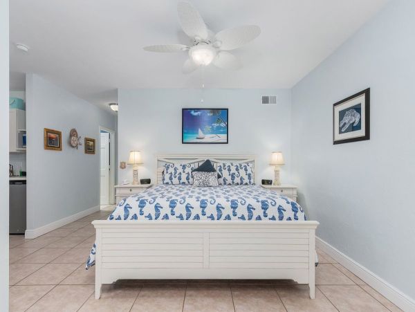 Luxurious Marco Island Retreat with Pool Guest Suite