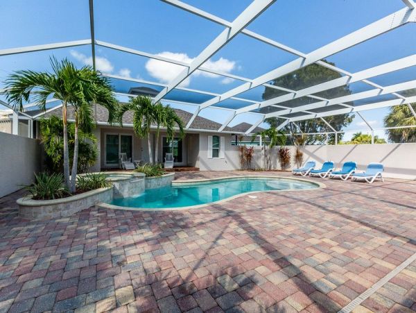 Marco Island 5 Bedroom Home with Guest House Walk to Beach