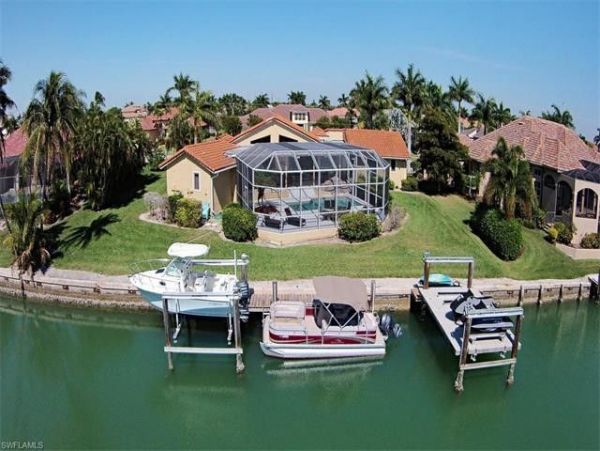 Luxury Marco Island Villa on the Canal with Caged Pool