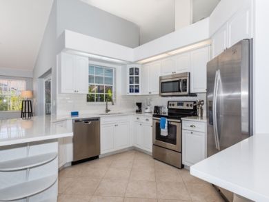 Cozy Marco Island 3 Bedroom Vacation Home with Canal View