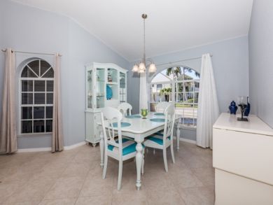 Cozy Marco Island 3 Bedroom Vacation Home with Canal View