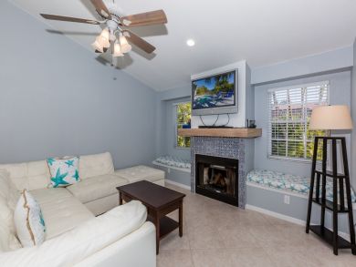 Cozy Marco Island 3 Bedroom Vacation Home with Canal View