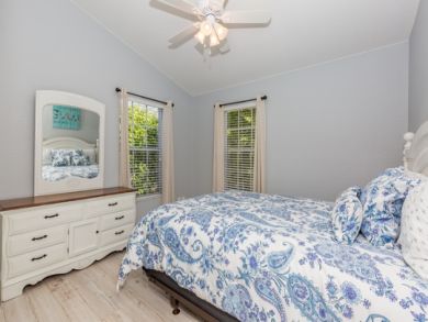 Cozy Marco Island 3 Bedroom Vacation Home with Canal View
