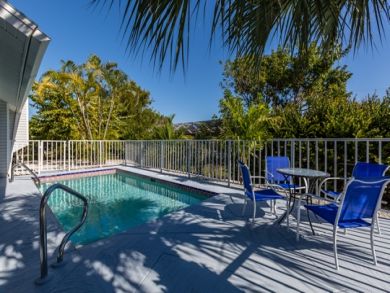 Cozy Marco Island 3 Bedroom Vacation Home with Canal View