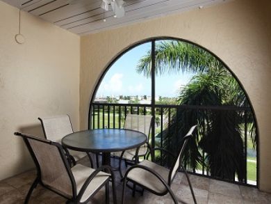 One Bedroom Condo With Tennis Court & Pool