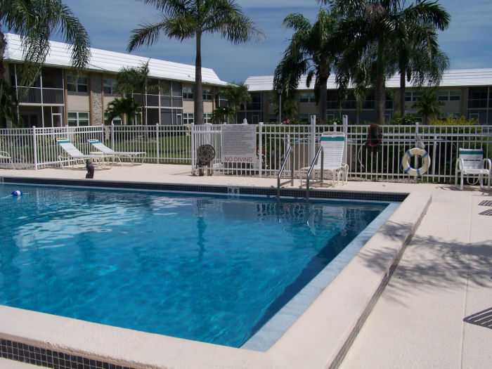 Marco Island 2 Bedroom Condo with Pool Close to the Beach