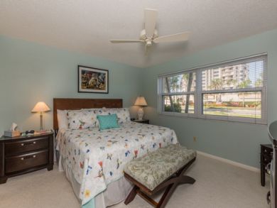 Marco Island 2 Bedroom Condo with Pool Close to the Beach