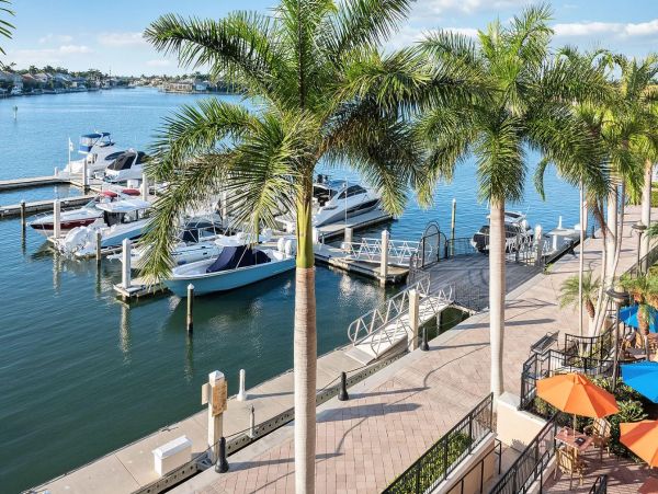 Marco Island Three Bedroom Vacation Condo Sleeps 6 Bay Views