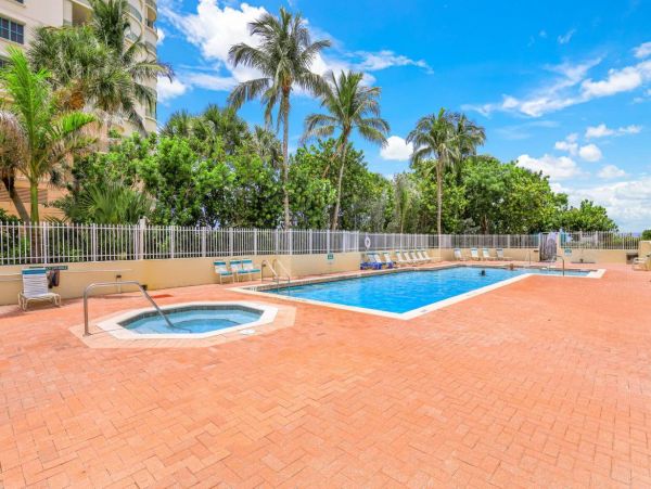 Marco Island Beachfront One Bedroom Vacation Condo