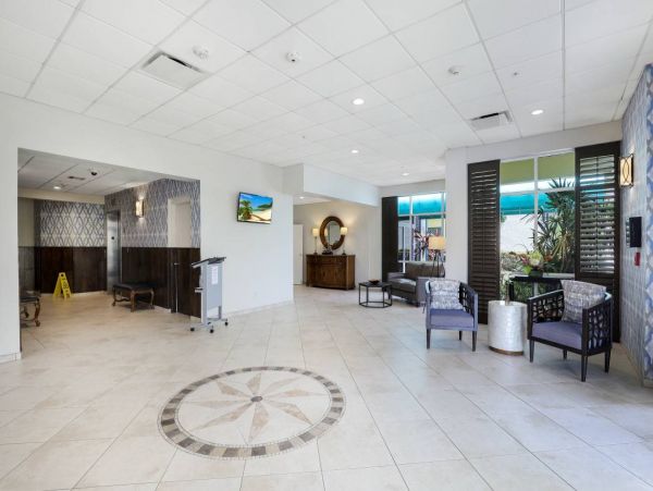 Marco Island Beachfront One Bedroom Vacation Condo