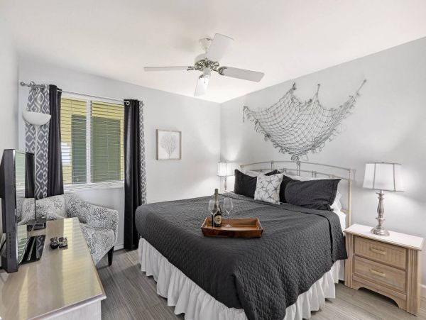Marco Island Beachfront One Bedroom Vacation Condo