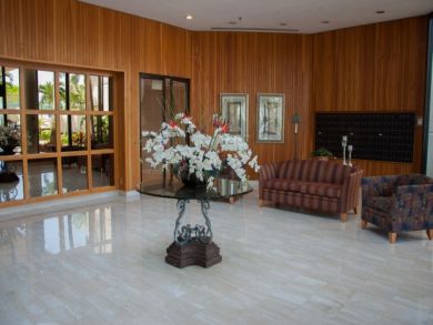 Beautiful Beach Vacation Rental on Marco Island with Pool
