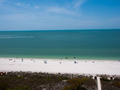 Beautiful Beach Vacation Rental on Marco Island with Pool