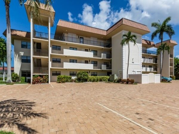 Marco Island Two Bedroom Vacation Condo Sleeps Four