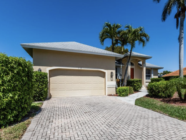 Three Bedroom Pool Vacation Home Marco