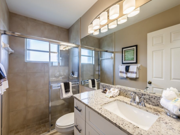 Three Bedroom Pool Vacation Home Marco