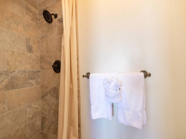 Two Bedroom Kihei Vacation Condo with Ocean & Mountain Views