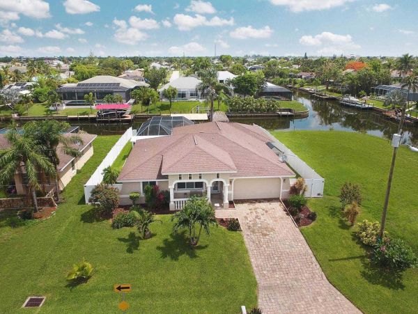 Cape Coral Vacation Rental Home Sleeps Eight Guests