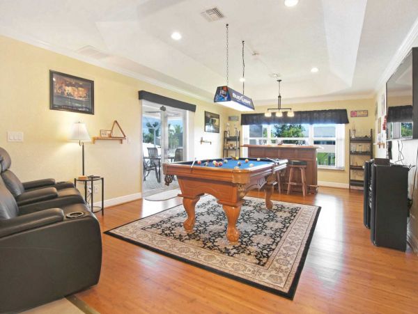 Cape Coral Vacation Rental Home Sleeps Eight Guests