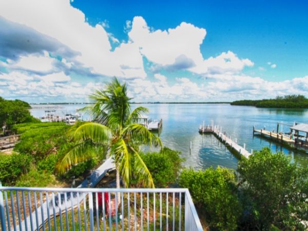 Value Bayfront Vacation Home in Little Gasparilla 8 Guests