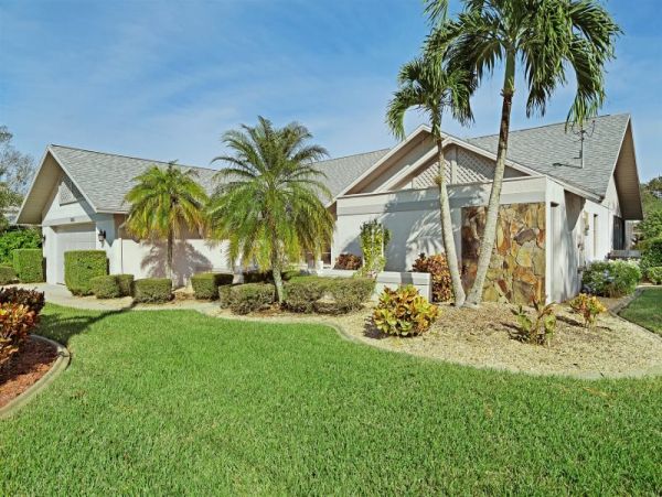 Cape Coral Lovely Waterside Vacation Pool Home Canal Views
