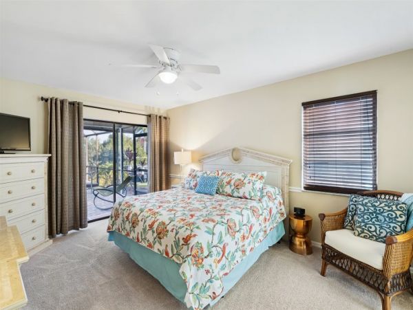 Cape Coral Lovely Waterside Vacation Pool Home Canal Views