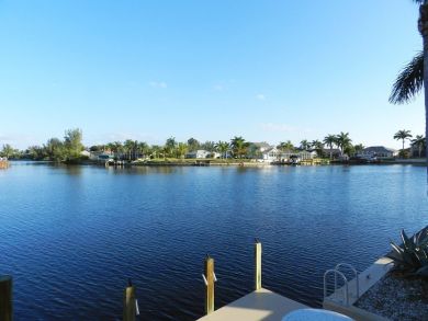 Canal Front 3 Bedrooms Home Sleeps 6 Guests in Cape Coral