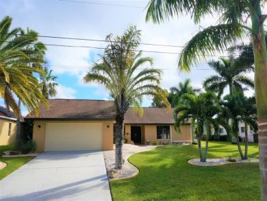 Canal Front 3 Bedrooms Home Sleeps 6 Guests in Cape Coral