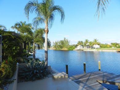 Canal Front 3 Bedrooms Home Sleeps 6 Guests in Cape Coral