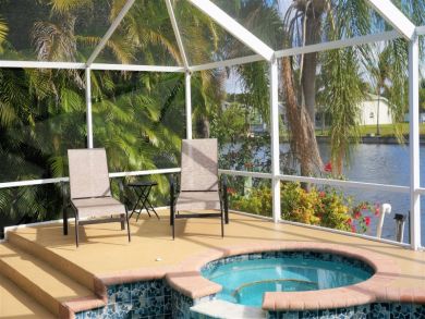 Canal Front 3 Bedrooms Home Sleeps 6 Guests in Cape Coral