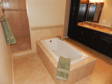 Canal Front 3 Bedrooms Home Sleeps 6 Guests in Cape Coral