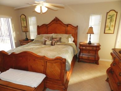 Canal Front 3 Bedrooms Home Sleeps 6 Guests in Cape Coral