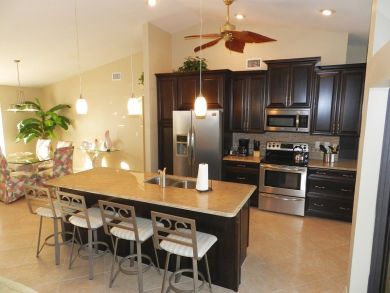 Canal Front 3 Bedrooms Home Sleeps 6 Guests in Cape Coral