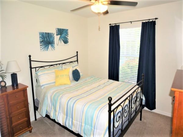 Cape Coral Three Bedroom Vacation Home with a Pool Sleeps 8