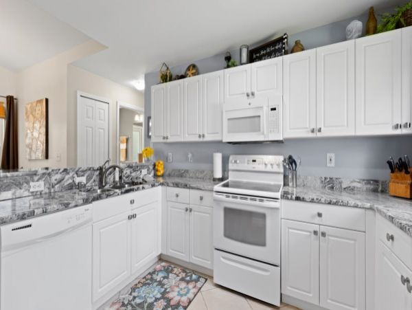 Cape Coral Three Bedroom Vacation Home with a Pool Sleeps 8