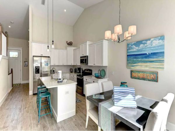 Four Bedroom Anna Maria Townhome Rental