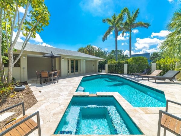Anna aria Island Luxury Accommodation All the Way